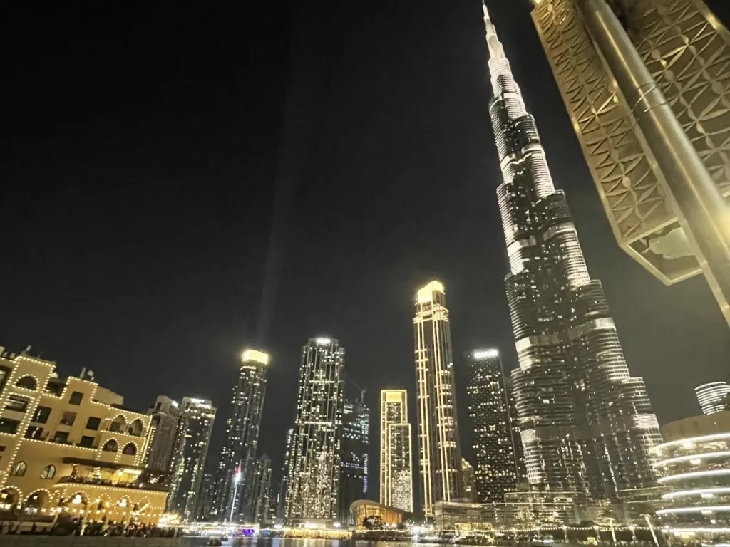 Dubai Burj Khalifa am Abend