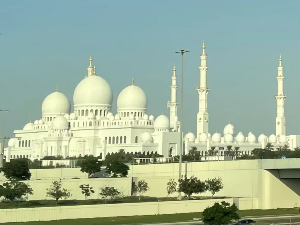 Abu Dhabi Scheich-Zayid-Moschee von aussen