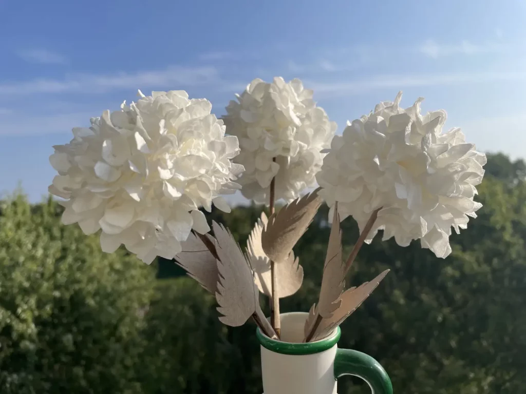 Blumen aus Toilettenpapier