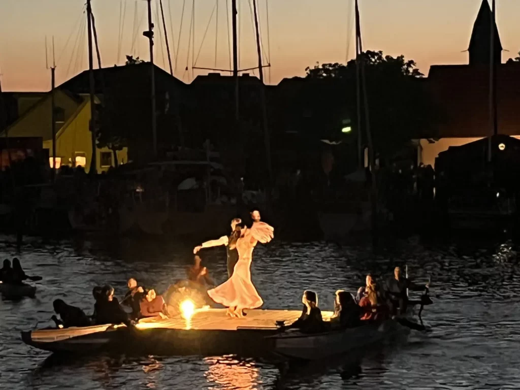 Tanz auf dem Wasser beim Fischerfest